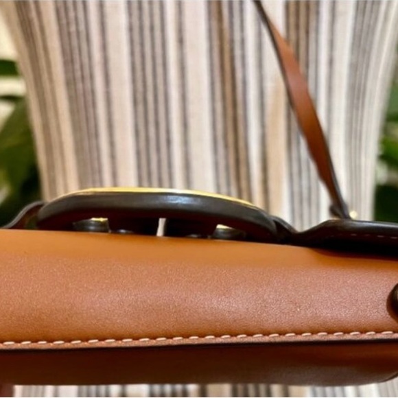♦️♦️ AUTHENTIC TORY BURCH MILLER CROSSBODY/CELLPHONE BAG♦️♦️ - Picture 3 of 5
